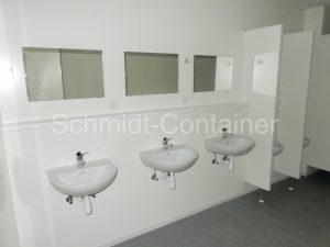 Sanitärcontainer: Sanitärausstattung mit Vorbauwänden (Innenansicht)