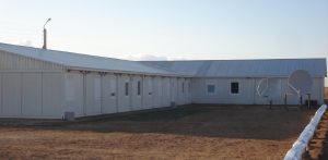 Wohncontaineranlage mit Satteldach