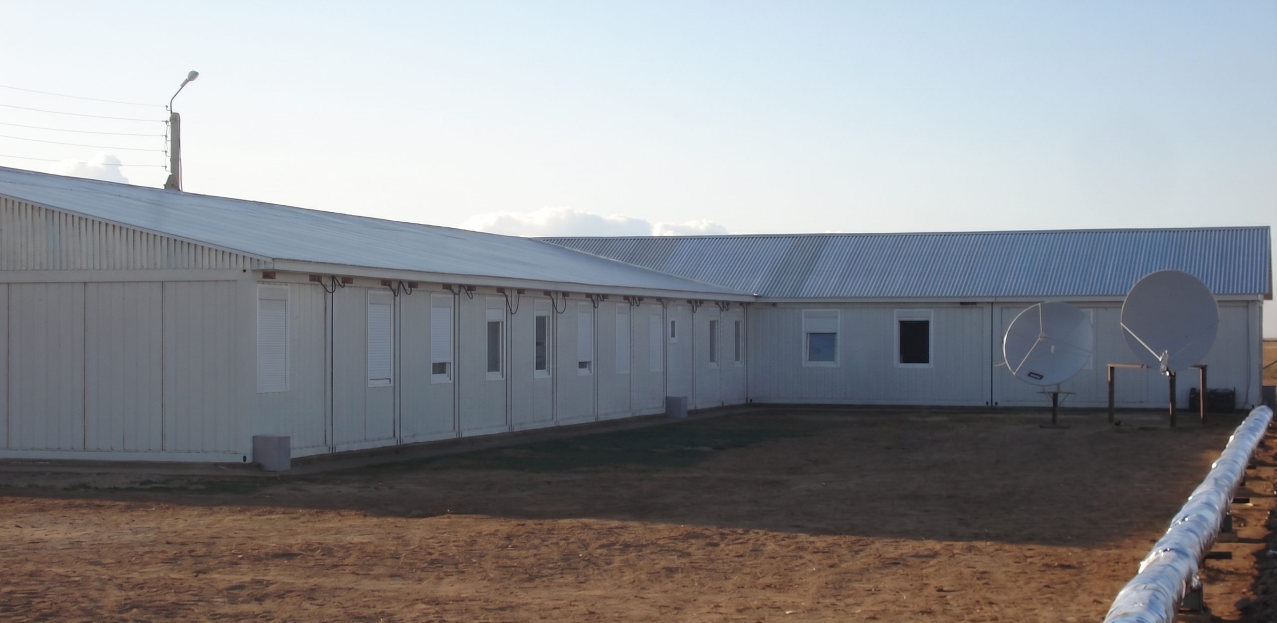 Wohncontaineranlage mit Satteldach